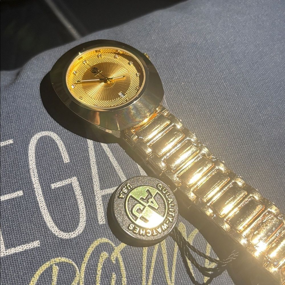 Gold-Tone Homage Design, Textured Dial Luxurious Gold Men's Watch